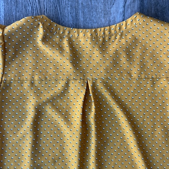 Hilary Radley Top Yellow V Neck Blouse Size Large Polka Dots Cap Sleeve Womens - Picture 8 of 8
